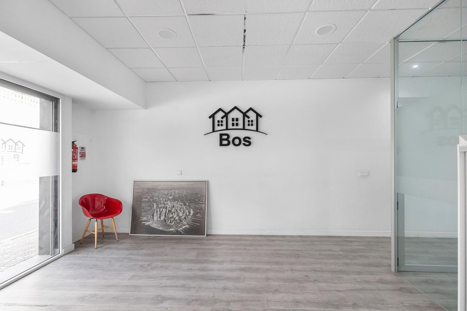 Resale - Commercial premises / Commercial unit / Retail space - Torrevieja - La Mata pueblo