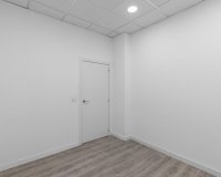 Resale - Commercial premises / Commercial unit / Retail space - Torrevieja - La Mata pueblo