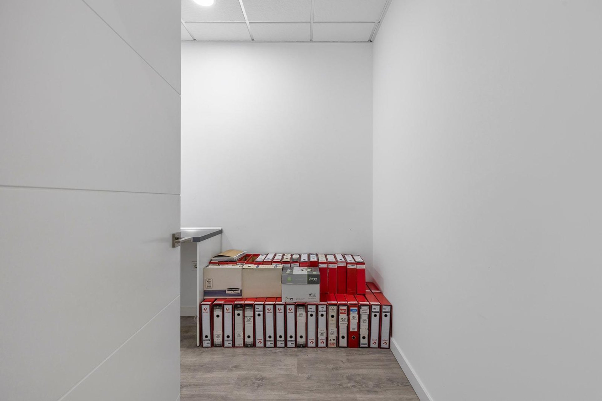 Resale - Commercial premises / Commercial unit / Retail space - Torrevieja - La Mata pueblo