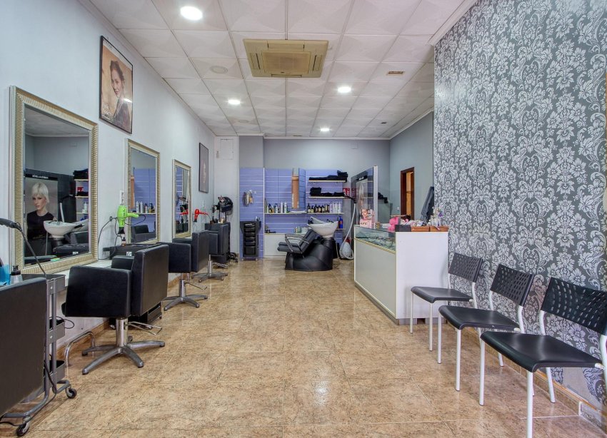 Resale - Commercial premises / Commercial unit / Retail space - Torrevieja - La Mata