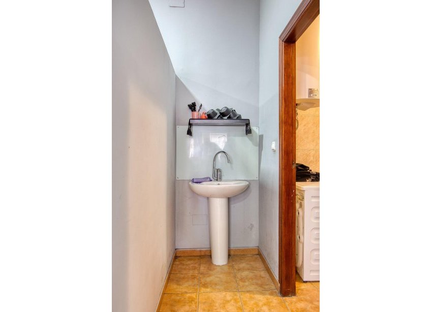 Resale - Commercial premises / Commercial unit / Retail space - Torrevieja - La Mata