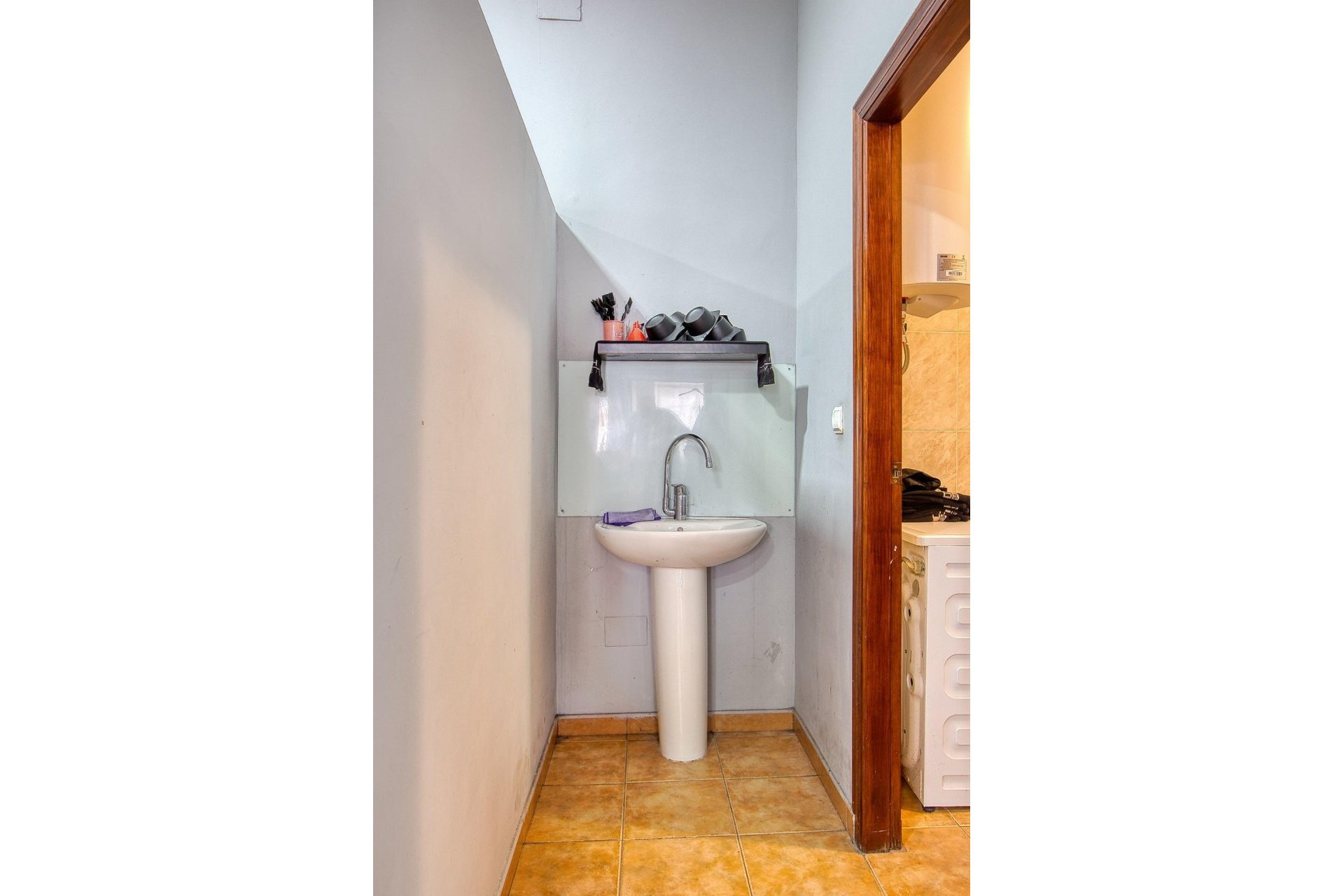 Resale - Commercial premises / Commercial unit / Retail space - Torrevieja - La Mata