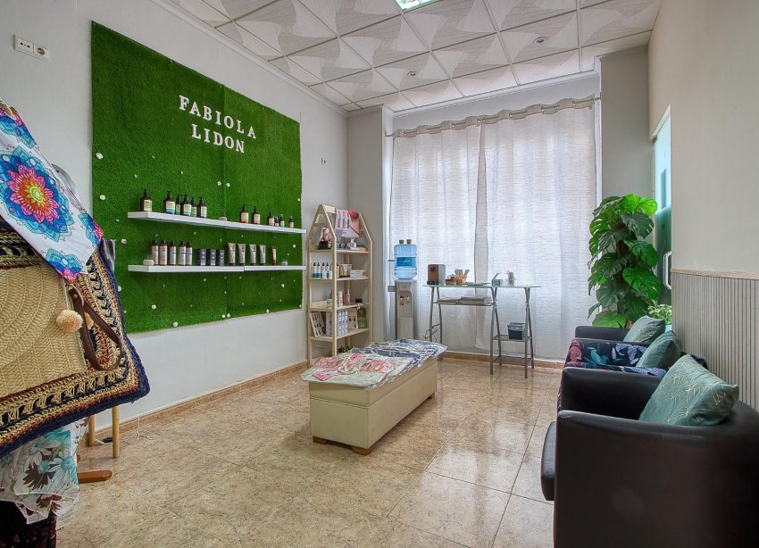 Resale - Commercial premises / Commercial unit / Retail space - Torrevieja - La Mata