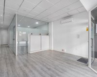 Resale - Commercial premises / Commercial unit / Retail space - Torrevieja - La Mata