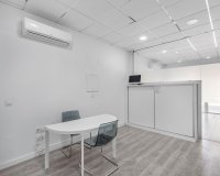 Resale - Commercial premises / Commercial unit / Retail space - Torrevieja - La Mata