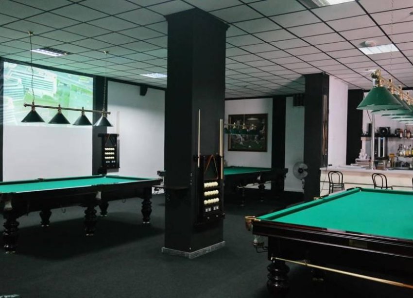 Resale - Commercial premises / Commercial unit / Retail space - Torrevieja - Playa del cura