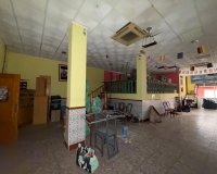 Resale - Commercial premises / Commercial unit / Retail space - Torrevieja - Playa del cura