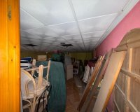 Resale - Commercial premises / Commercial unit / Retail space - Torrevieja - Playa del cura