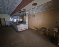 Resale - Commercial premises / Commercial unit / Retail space - Torrevieja - Playa del Cura