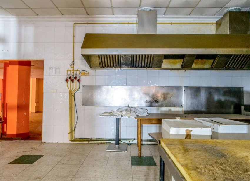 Resale - Commercial premises / Commercial unit / Retail space - Torrevieja