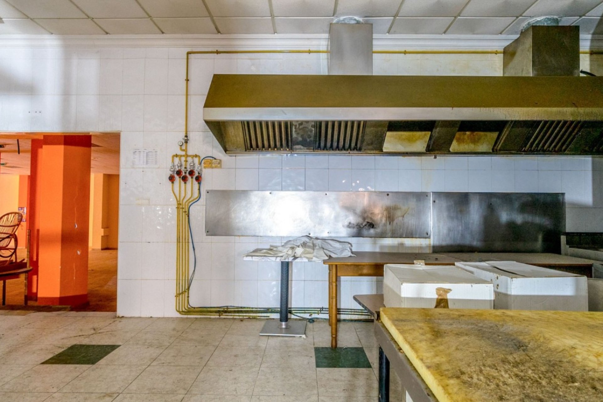 Resale - Commercial premises / Commercial unit / Retail space - Torrevieja