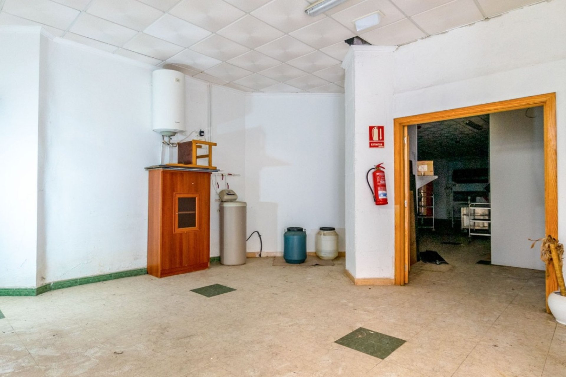 Resale - Commercial premises / Commercial unit / Retail space - Torrevieja