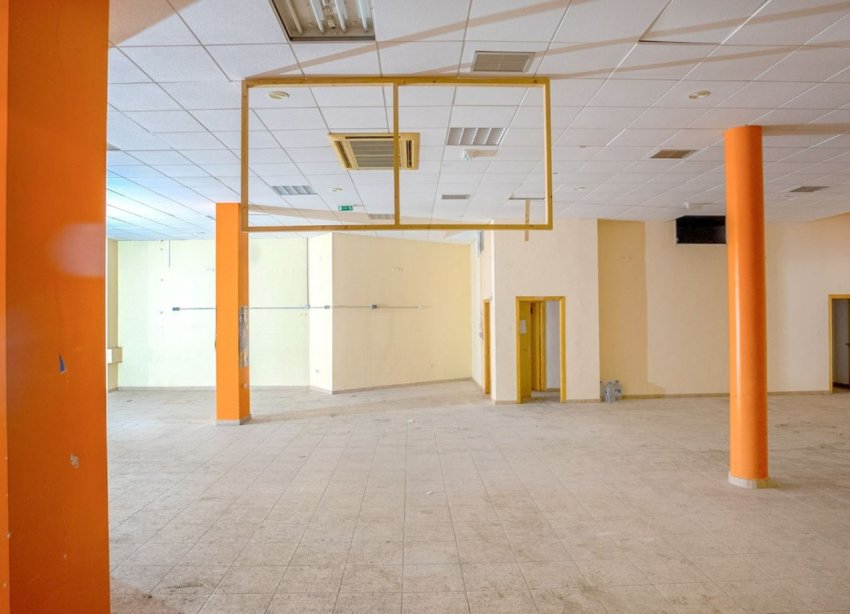Resale - Commercial premises / Commercial unit / Retail space - Torrevieja