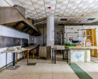 Resale - Commercial premises / Commercial unit / Retail space - Torrevieja