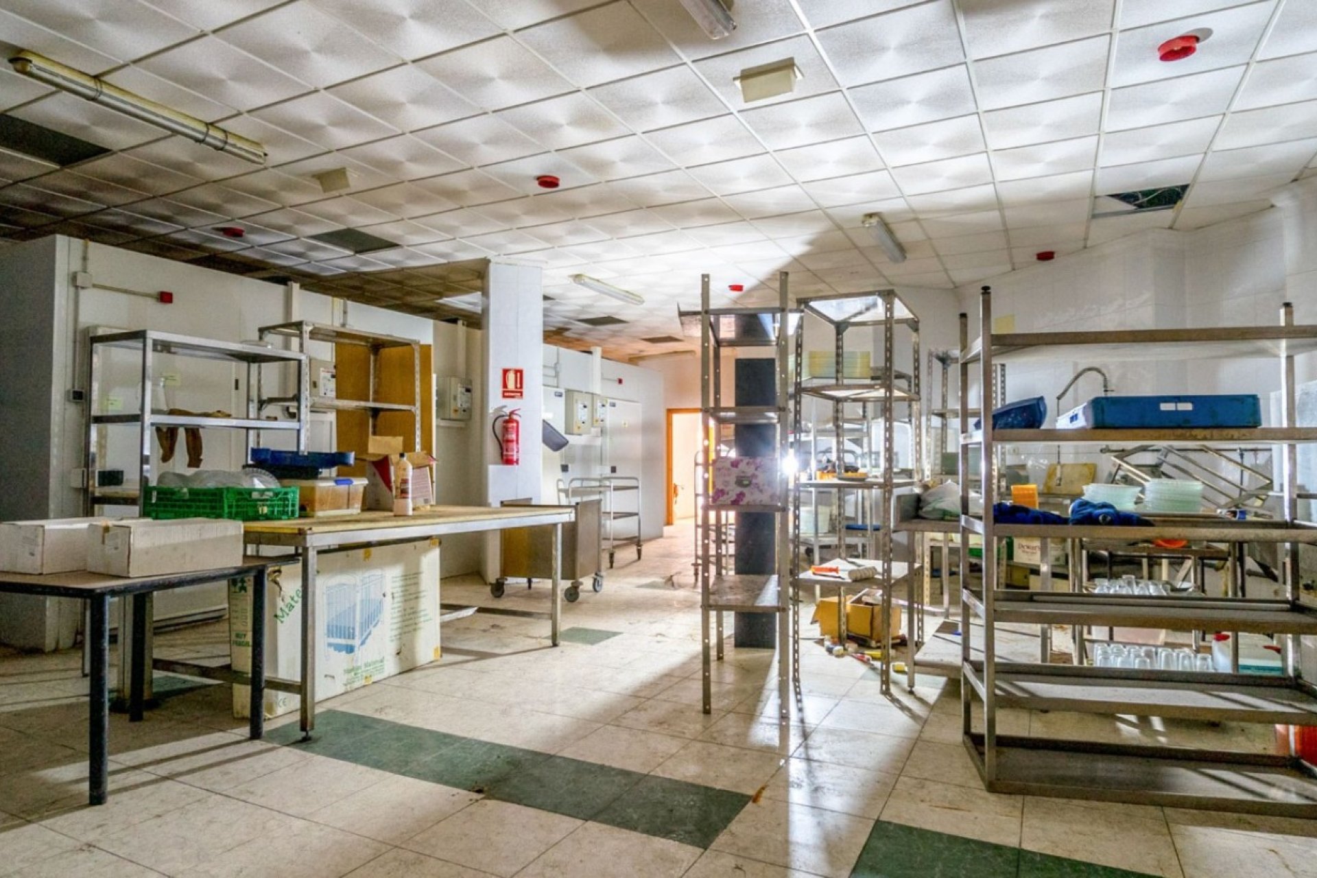 Resale - Commercial premises / Commercial unit / Retail space - Torrevieja