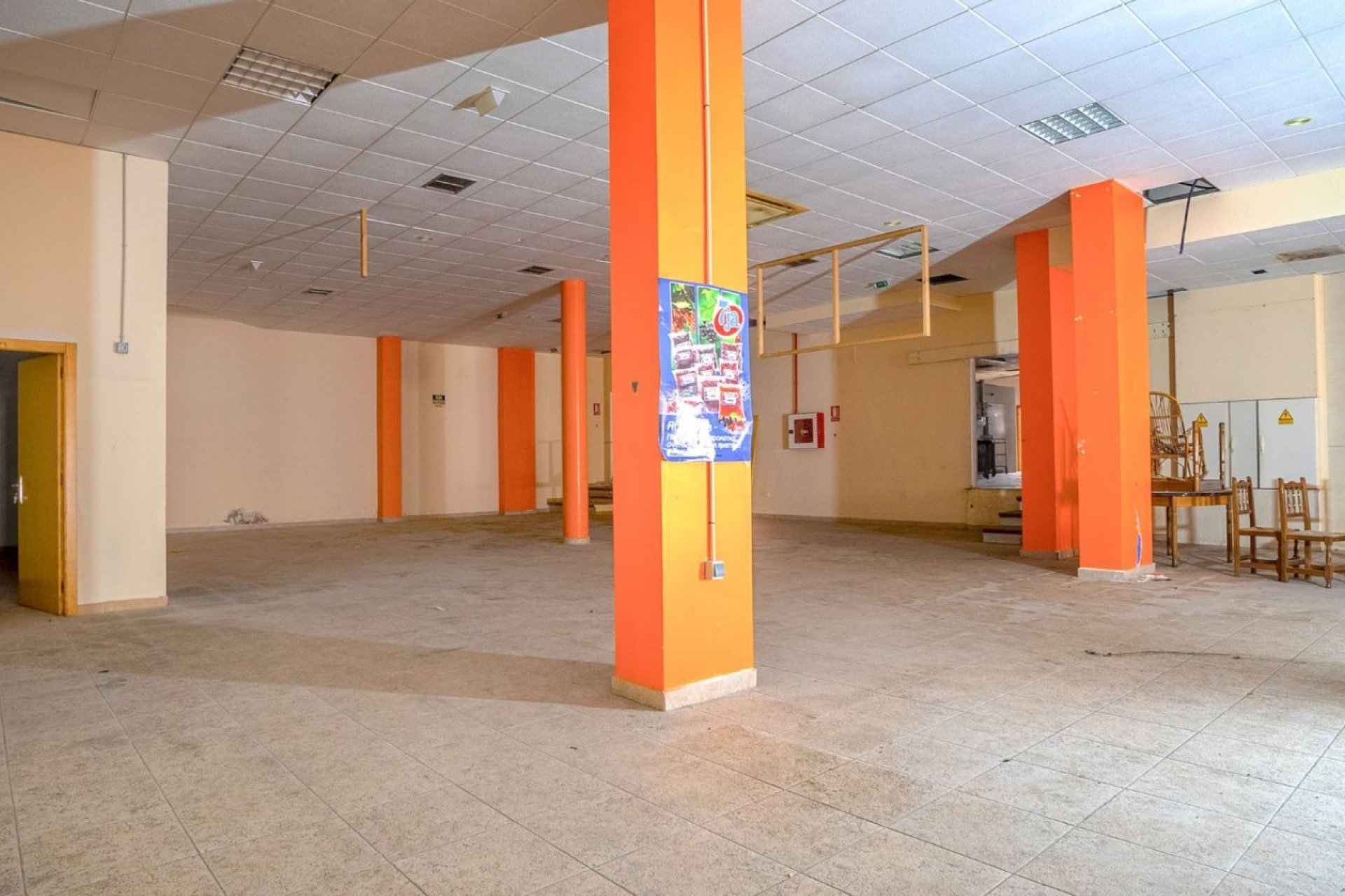 Resale - Commercial premises / Commercial unit / Retail space - Torrevieja