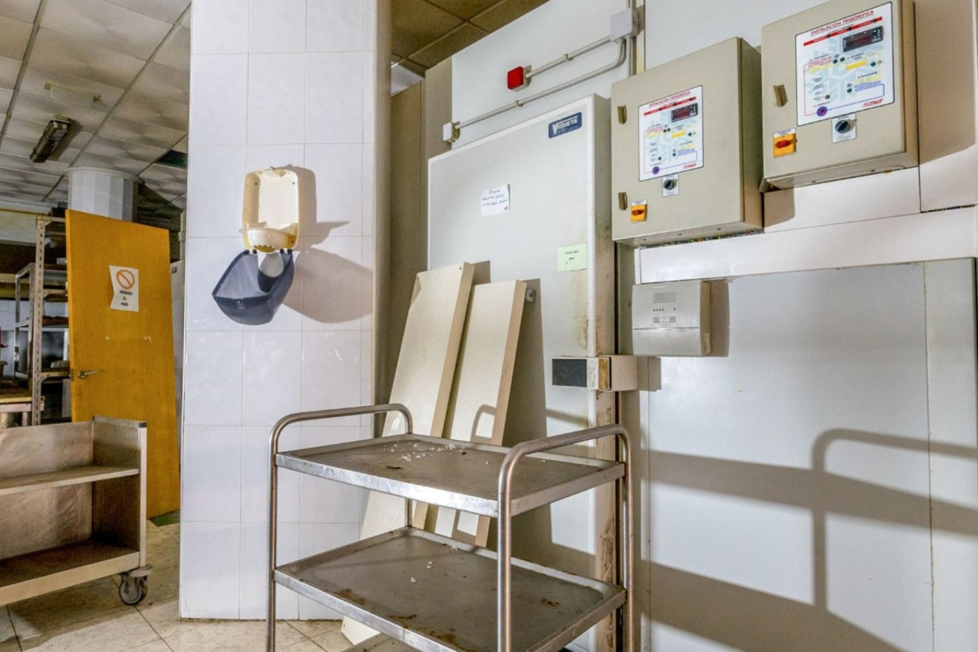 Resale - Commercial premises / Commercial unit / Retail space - Torrevieja