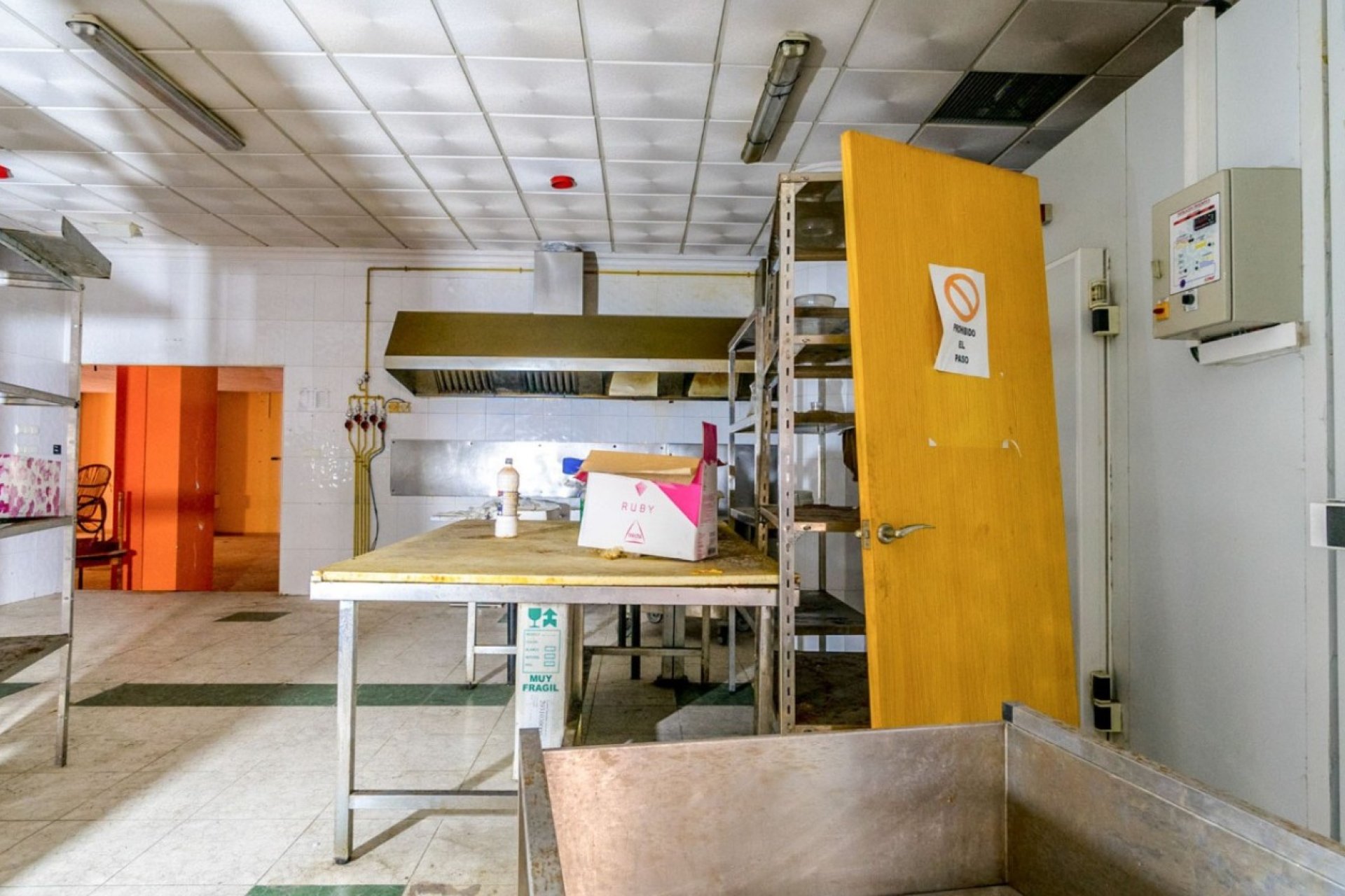 Resale - Commercial premises / Commercial unit / Retail space - Torrevieja