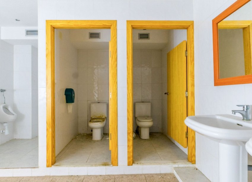 Resale - Commercial premises / Commercial unit / Retail space - Torrevieja