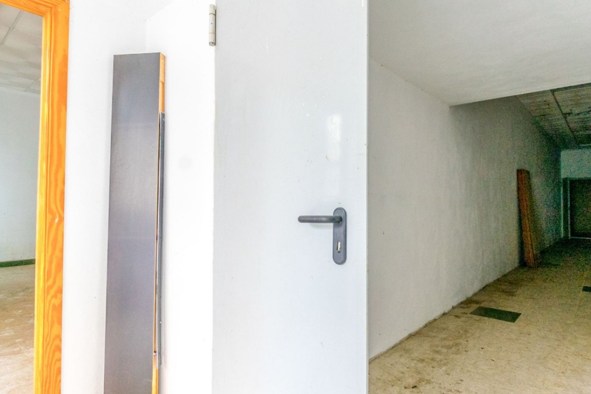 Resale - Commercial premises / Commercial unit / Retail space - Torrevieja