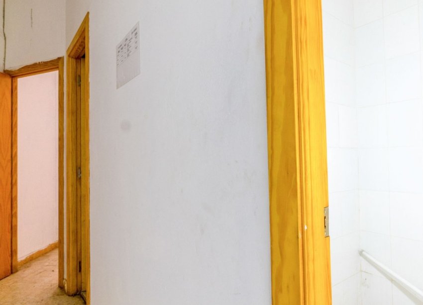 Resale - Commercial premises / Commercial unit / Retail space - Torrevieja