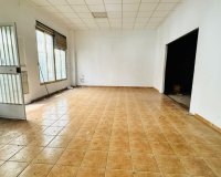 Resale - Commercial premises / Commercial unit / Retail space - Torrevieja