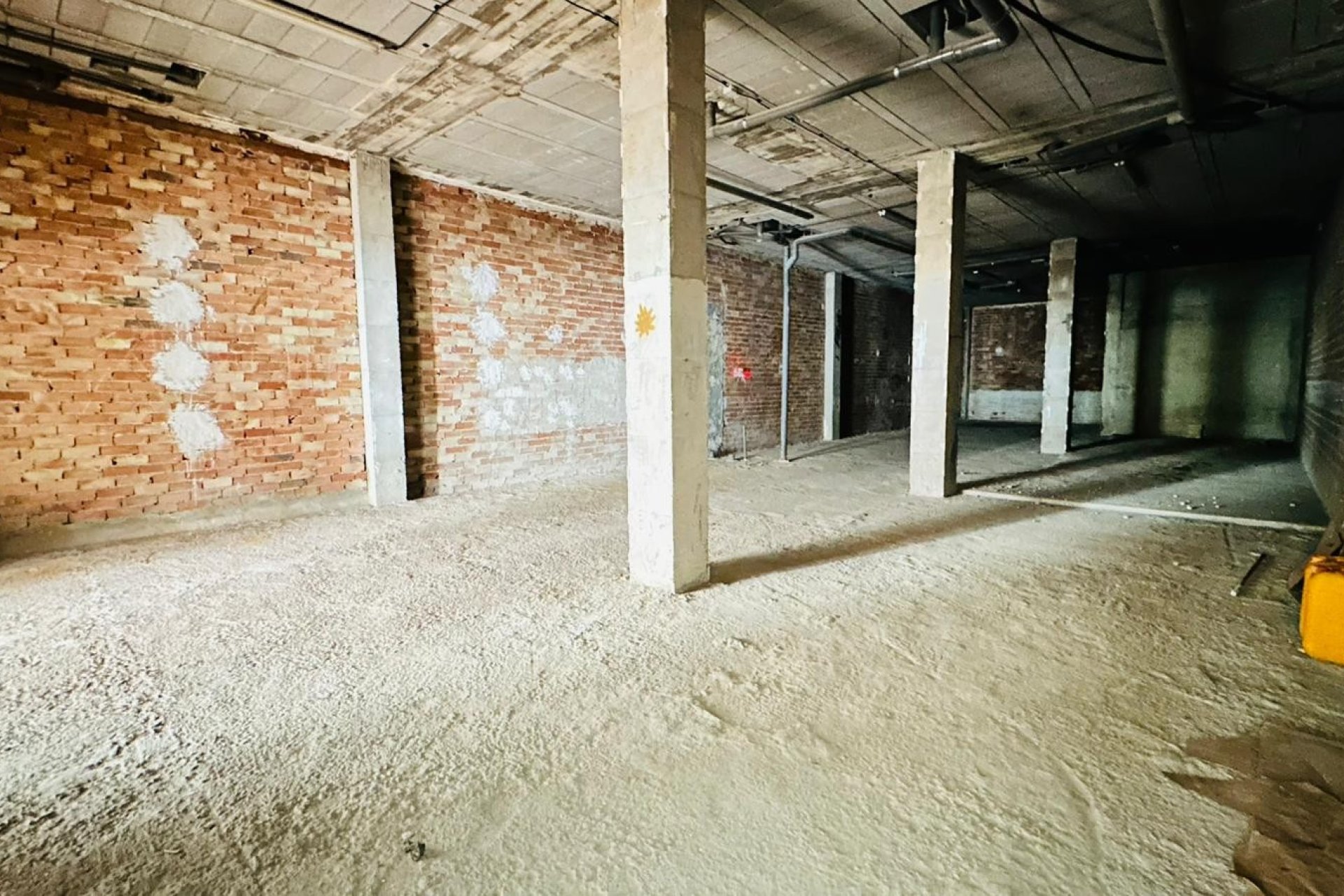 Resale - Commercial premises / Commercial unit / Retail space - Torrevieja