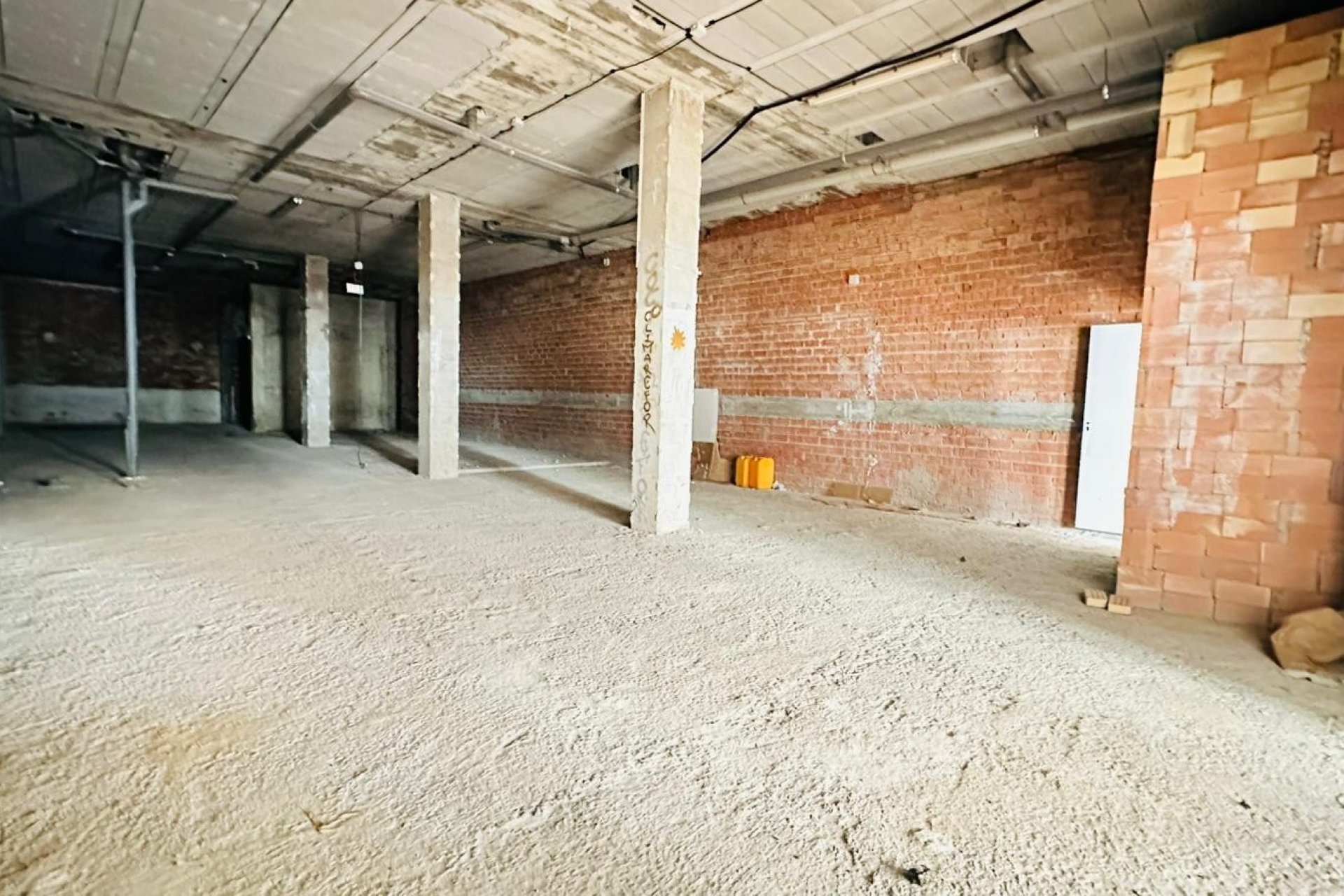 Resale - Commercial premises / Commercial unit / Retail space - Torrevieja