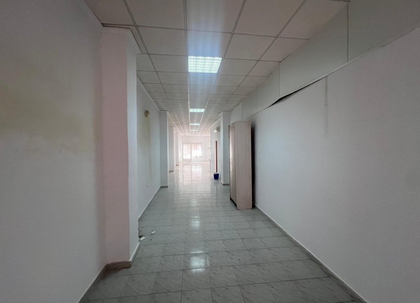 Resale - Commercial premises / Commercial unit / Retail space - Torrevieja
