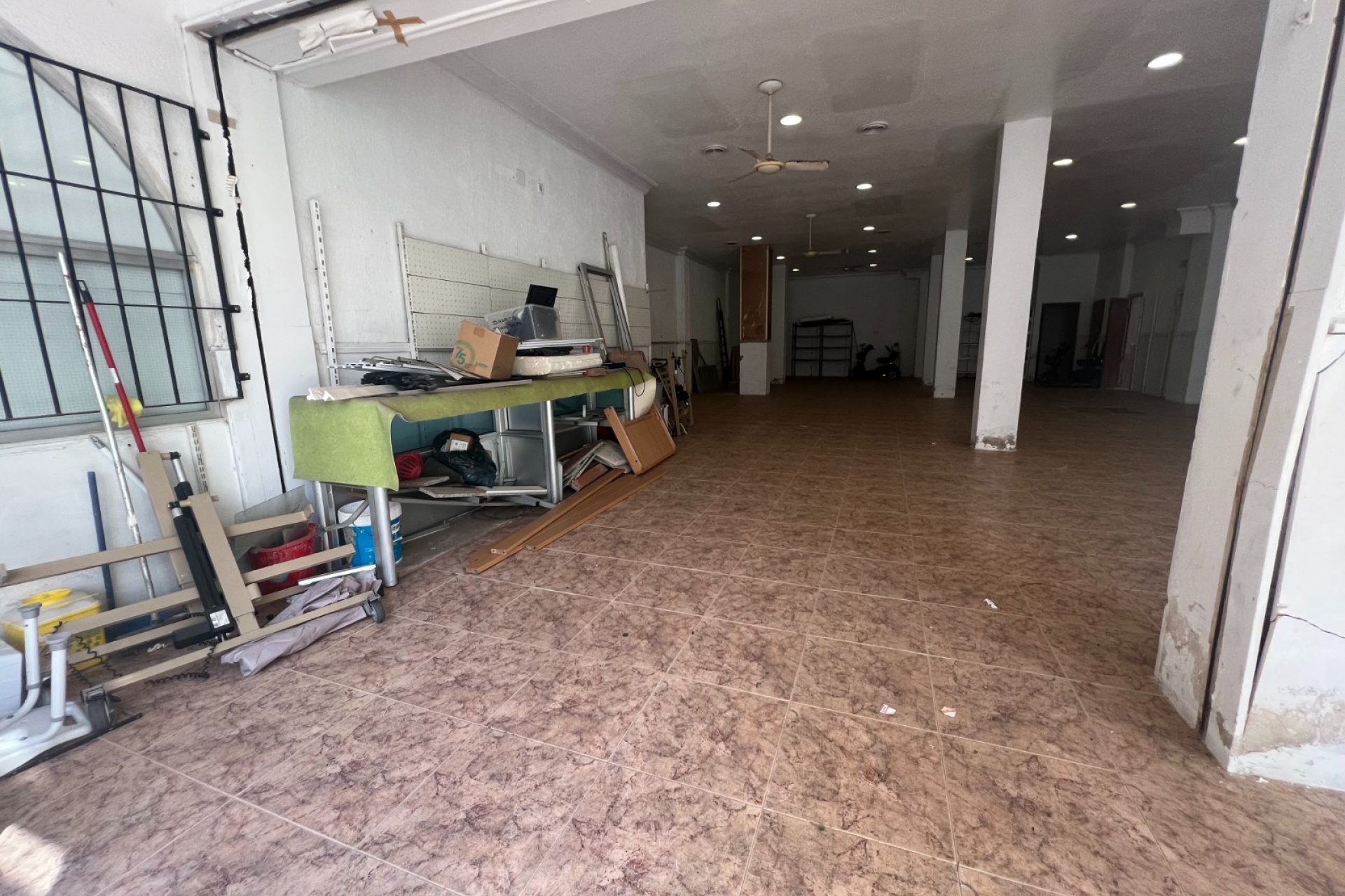 Resale - Commercial space - Guardamar del Segura - Cervantes