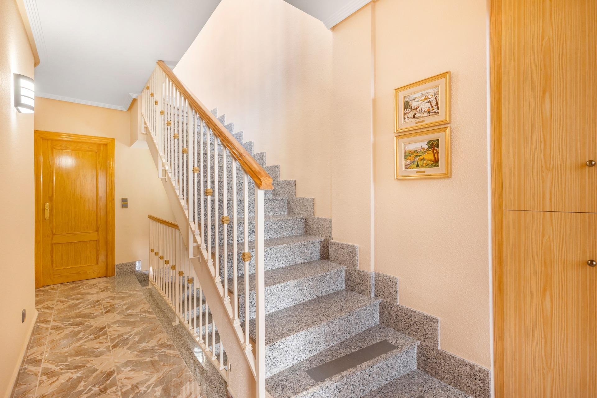 Resale - Duplex / Two-storey apartment - Los Alcazares - Centro