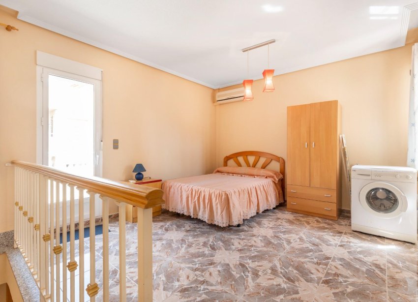 Resale - Duplex / Two-storey apartment - Los Alcazares - Centro