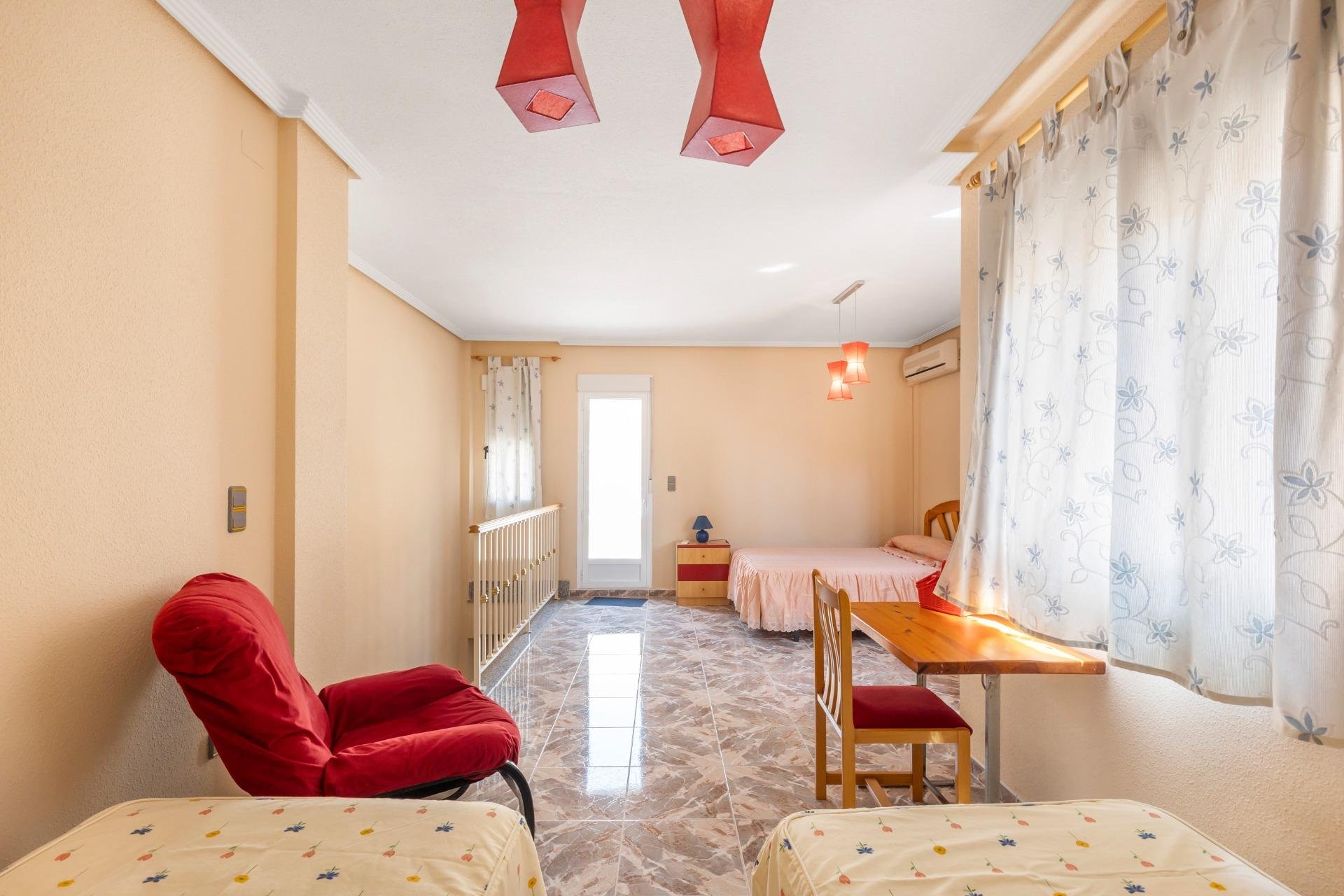 Resale - Duplex / Two-storey apartment - Los Alcazares - Centro