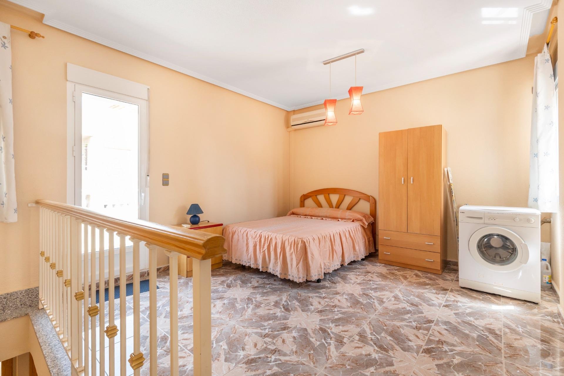 Resale - Duplex / Two-storey apartment - Los Alcazares - Centro