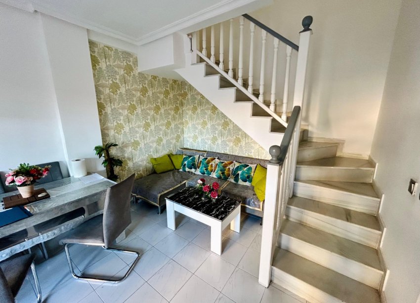 Resale - Duplex / Two-storey apartment - Torrevieja - La Mata