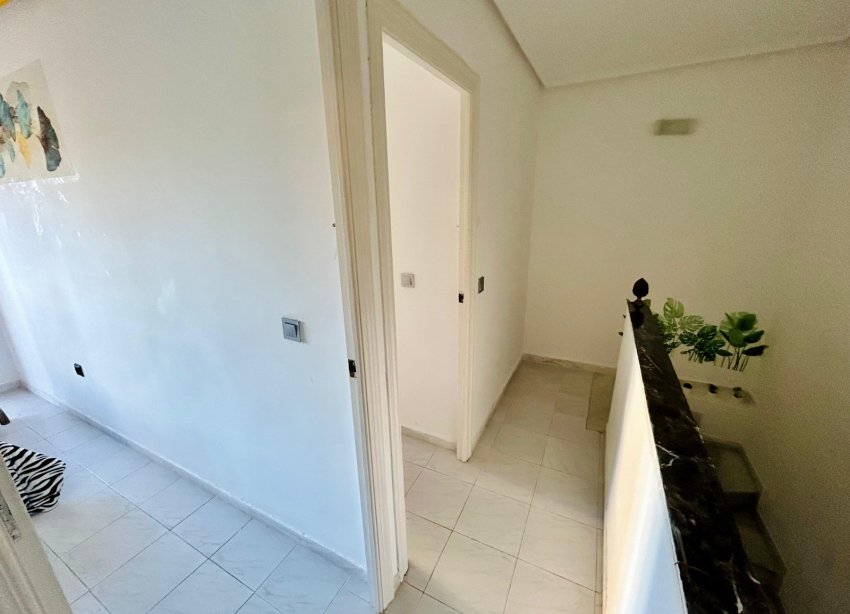 Resale - Duplex / Two-storey apartment - Torrevieja - La Mata