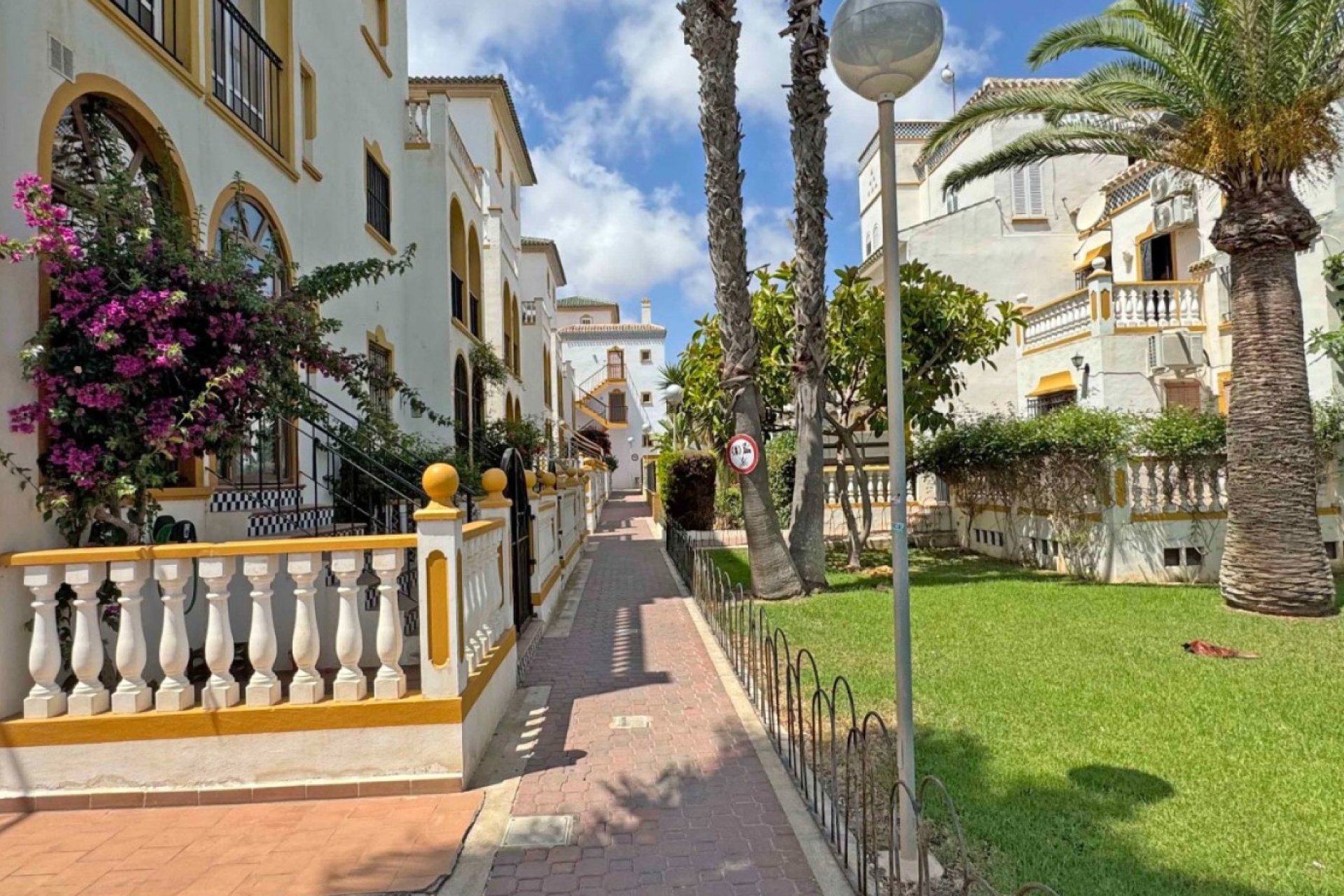 Resale - Duplex / Two-storey apartment - Torrevieja - La Mata
