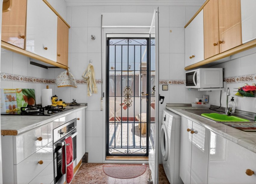 Resale - Duplex / Two-storey apartment - Torrevieja - La Siesta - El Salado - Torreta