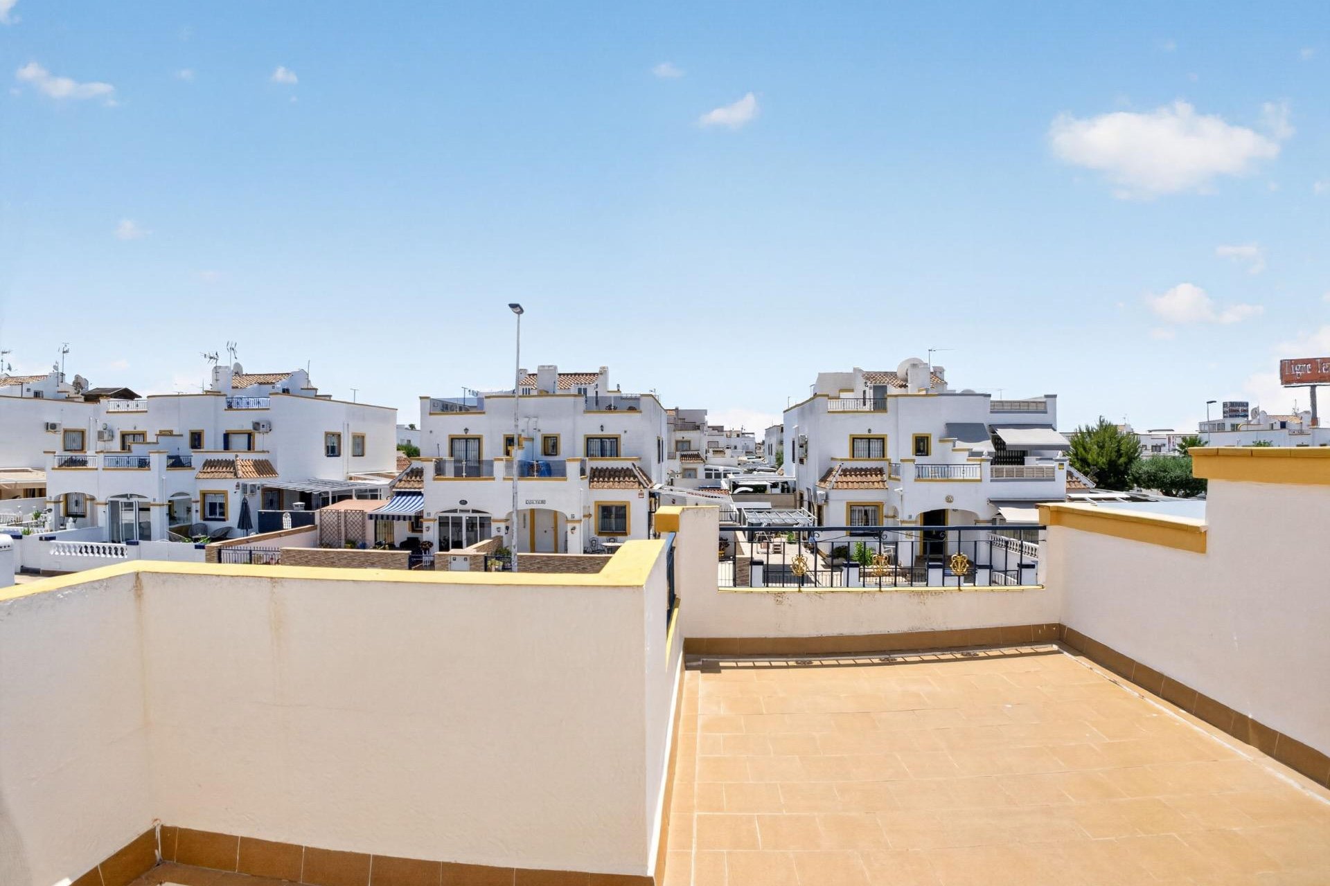Resale - Duplex / Two-storey apartment - Torrevieja - La Siesta - El Salado - Torreta