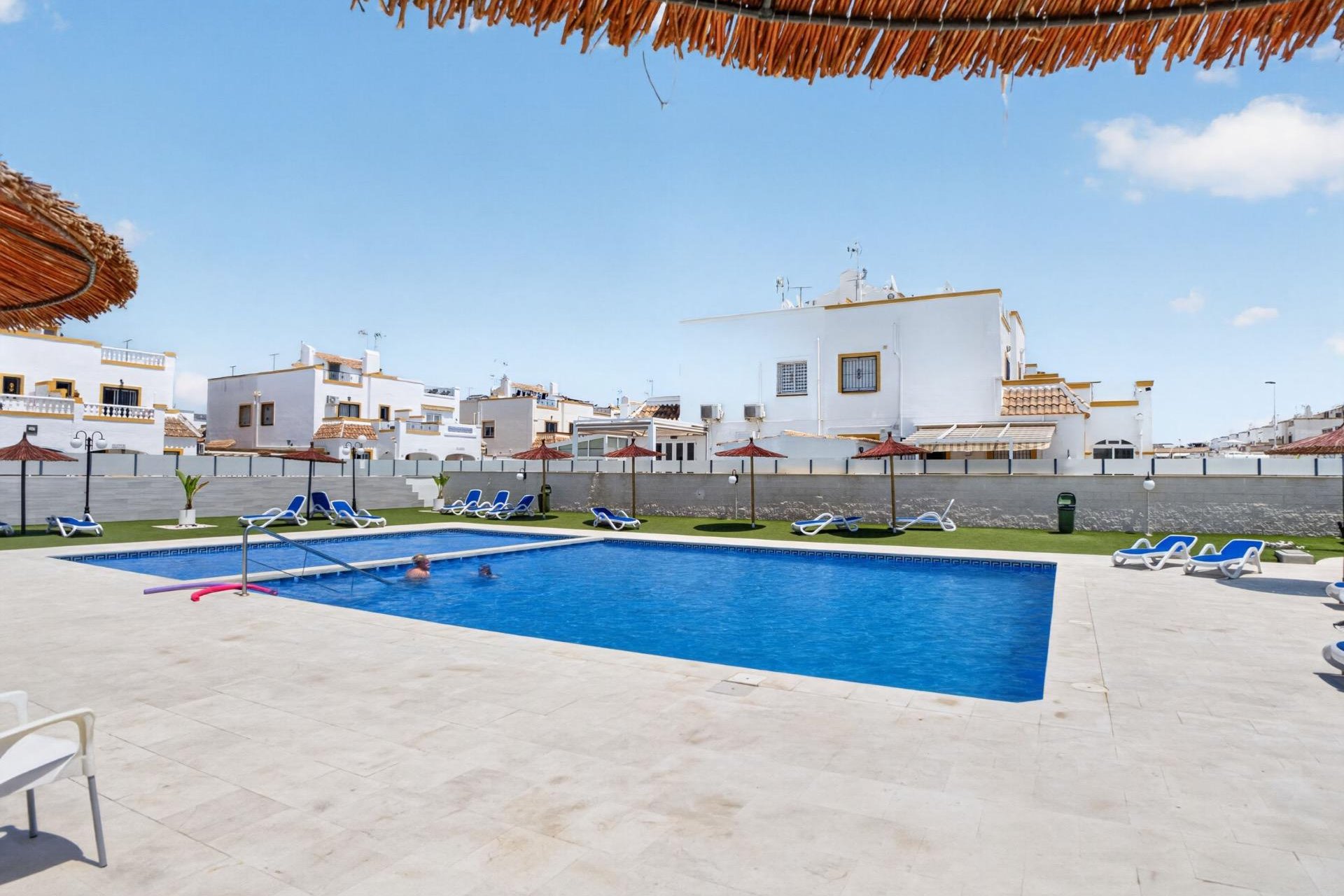 Resale - Duplex / Two-storey apartment - Torrevieja - La Siesta - El Salado - Torreta