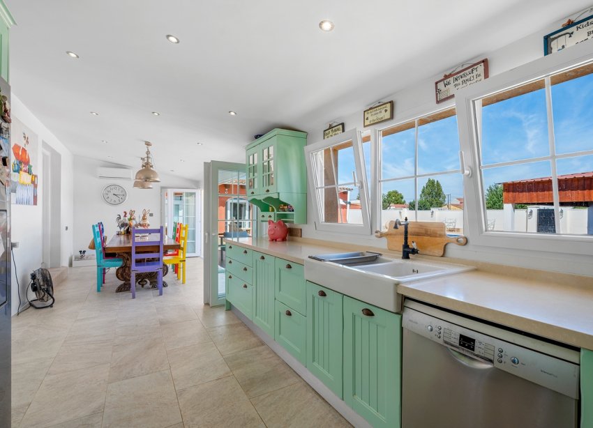 Resale - Estate / Farm / Plot - Almoradí - Las Heredades