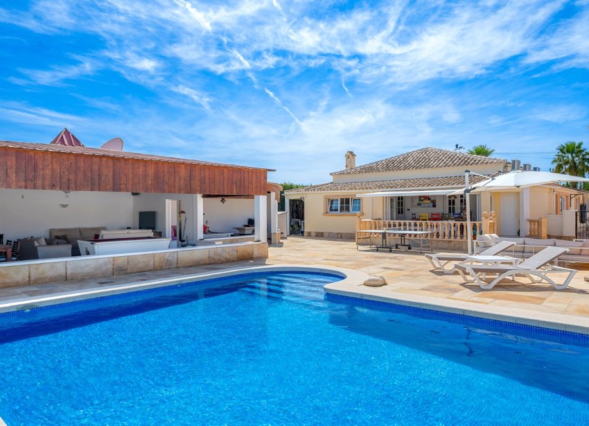 Resale - Estate / Farm / Plot - Almoradí - Las Heredades