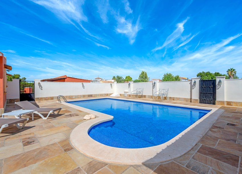 Resale - Estate / Farm / Plot - Almoradí - Las Heredades