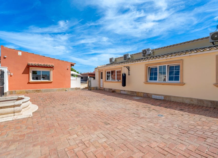 Resale - Estate / Farm / Plot - Almoradí - Las Heredades