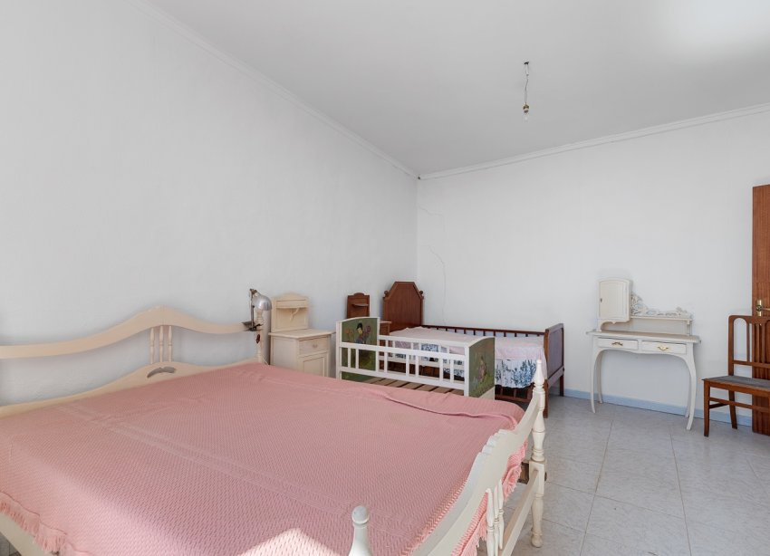 Resale - Estate / Farm / Plot - Orihuela