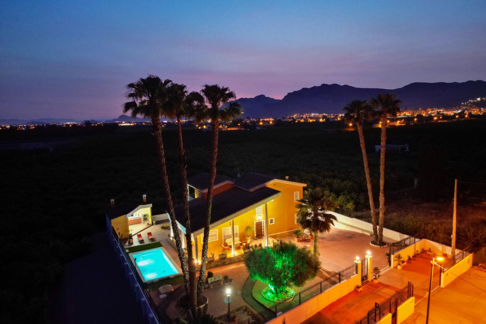 Resale - Estate / Farm / Plot - Orihuela