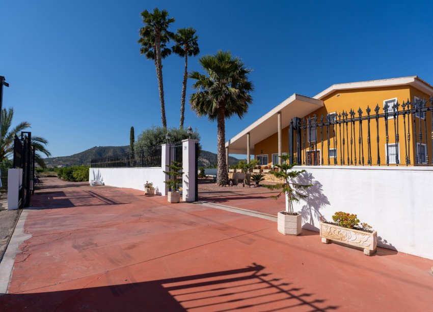 Resale - Estate / Farm / Plot - Orihuela