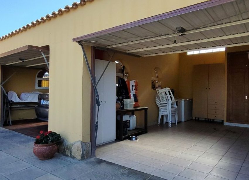 Resale - Estate / Farm / Plot - Orihuela