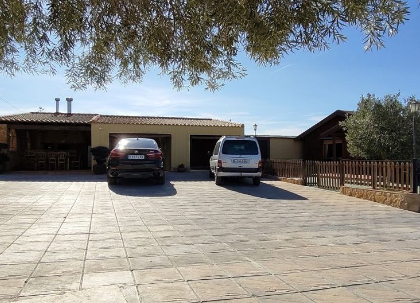Resale - Estate / Farm / Plot - Orihuela
