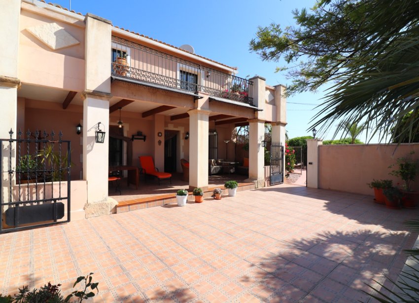 Resale - Farm Estate / Country Property - Albatera - Albatera - Country